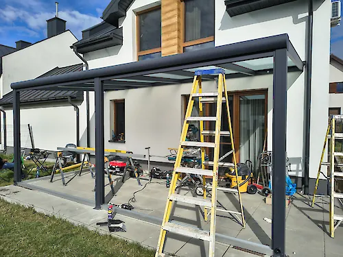Altana z aluminium Lublin - montaż dachu